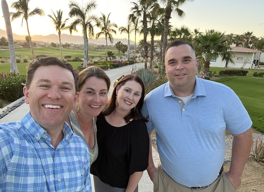 Commercial Insurance Inside Sales Agent - Group of Southern States Insurance Team Memebers Enjoying a Reward Trip to Mexico