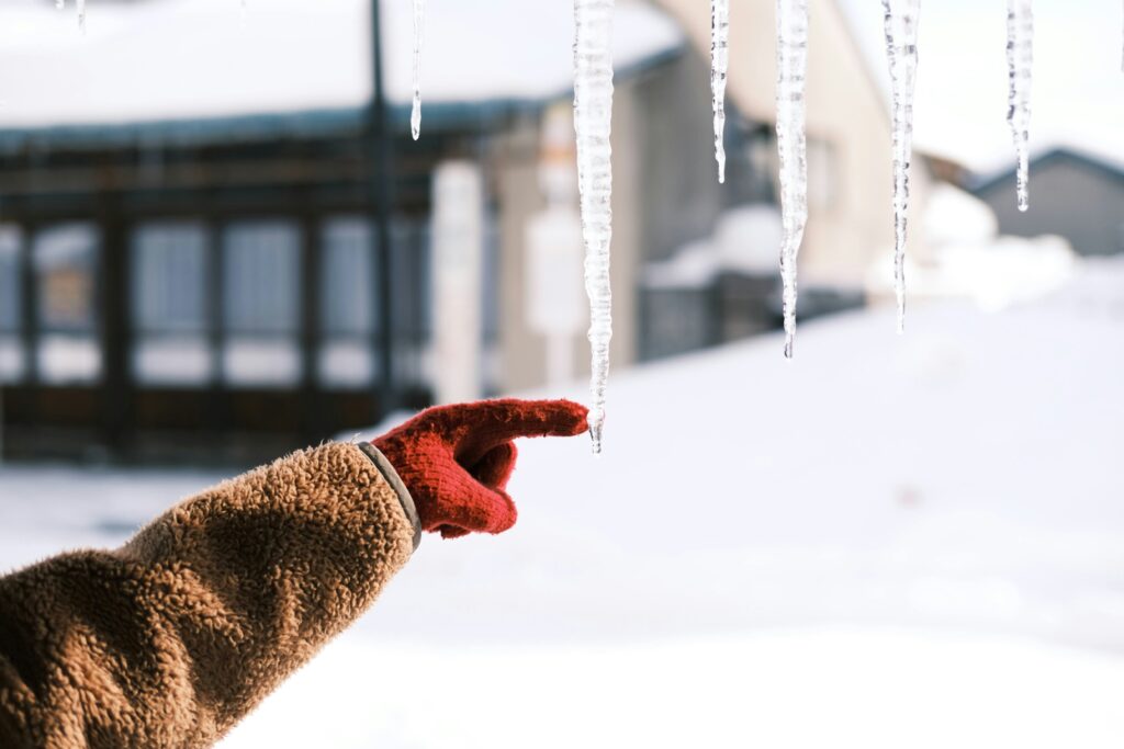 handy tips to avoid frozen pipes